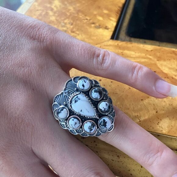 Genuine White Buffalo Sterling Silver Cocktail Ring Size 7 - Picture 4 of 9